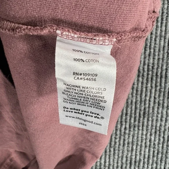 Life is Good Shirt Mens Large Red Long Sleeve Football Season Crusher Crew - Picture 9 of 10